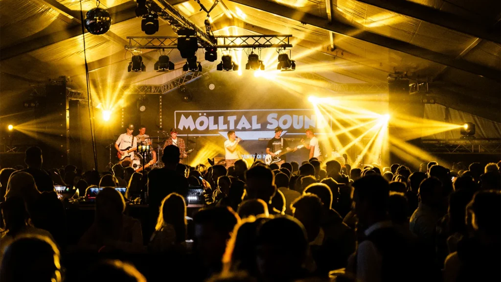 MölltalSound Auftritt beim Mölltal Sound Fest 2024 in Rangersdorf | Kamera auf Bühne gerichtet